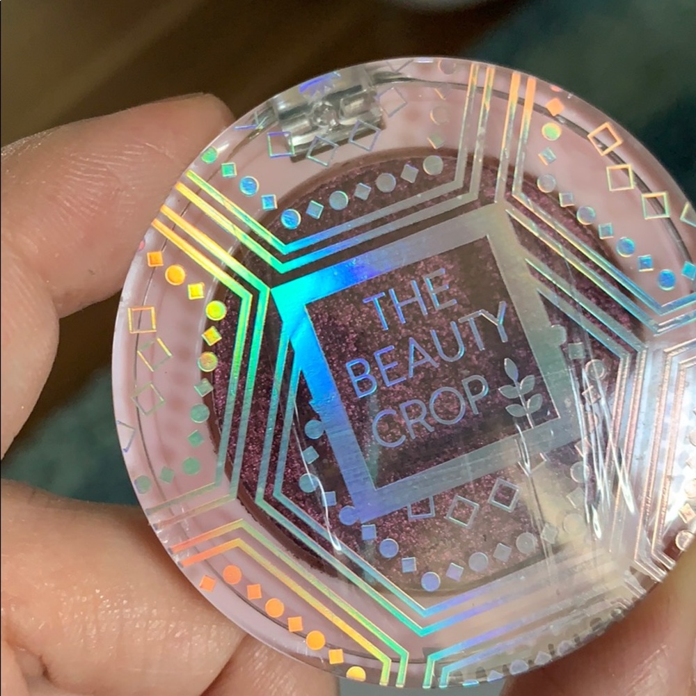 EyeShadow - purple shimmer